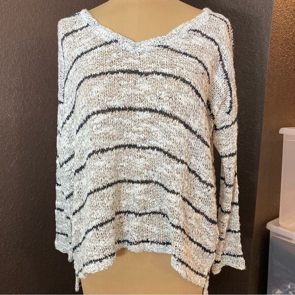 SPLENDID black and white open loose knit Broome Stripe V Neck Sweater Distressed - Picture 5 of 5